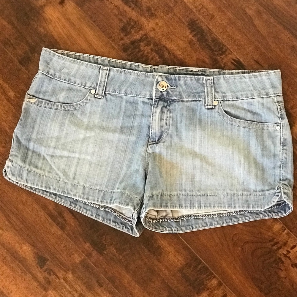 No Boundaries Denim Size 17 Shorts!!💙